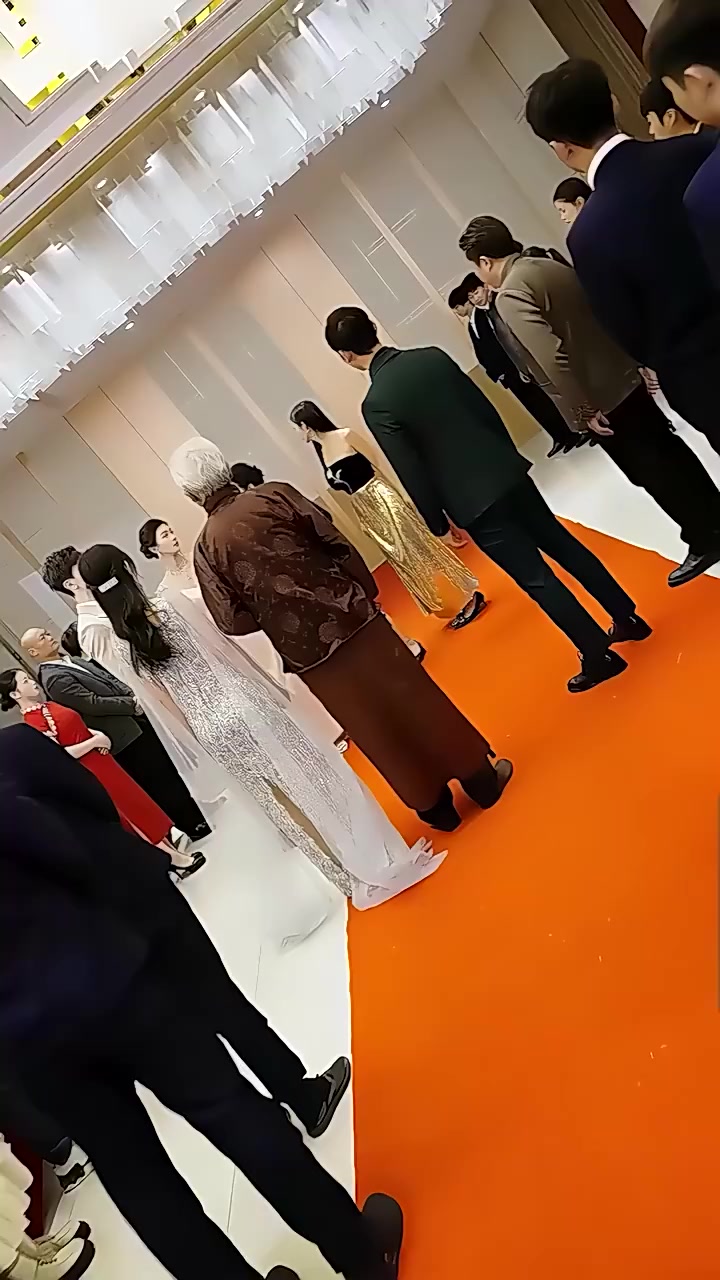 화 25